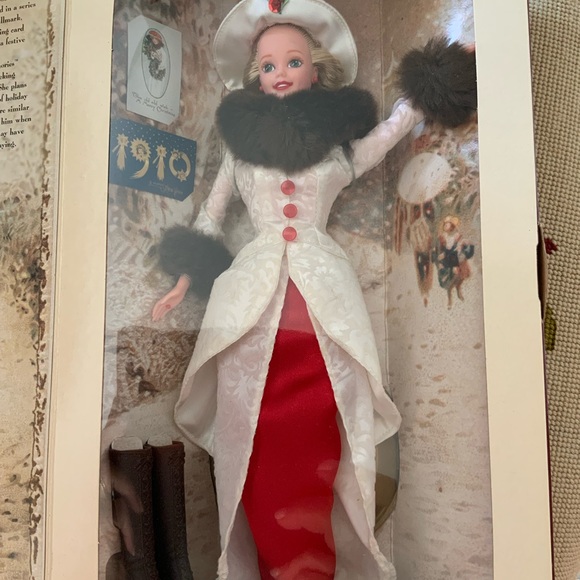 1995 Barbie Holiday Memories Doll NRFB Special Edition 2nd in a Series - Picture 2 of 6